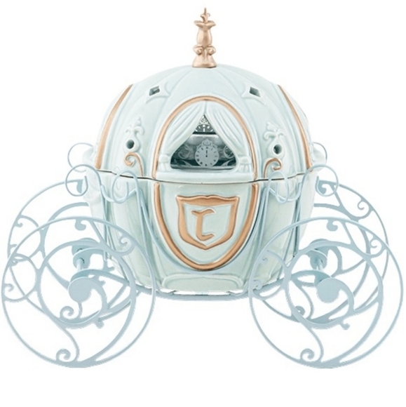 Scentsy Accessories - New Scentsy Cinderella’s Carriage Warmer
